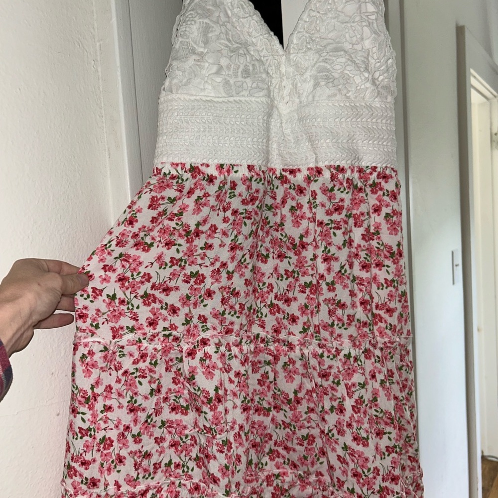 Floral Backless Dress in White and Pink